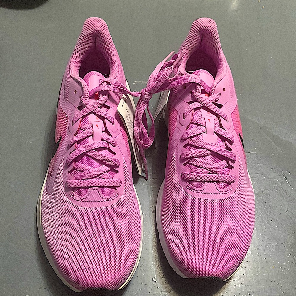 Color: BEYOND PINK/ BLACK-FLASH CRIMSON